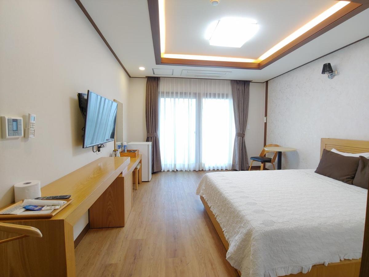 Fellisia Hotel Seogwipo Exterior photo