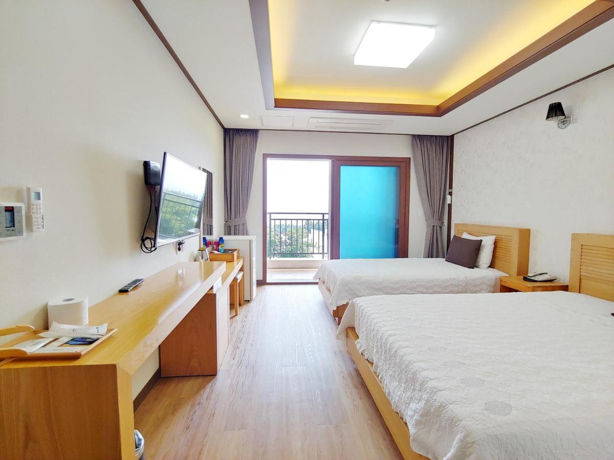 Fellisia Hotel Seogwipo Exterior photo